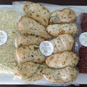 Combo: 15 Pechugas de pollo + 5 lbs de Arroz + 5 lbs de Frijoles.